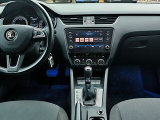 2018 Skoda Octavia III (A7) Рестайлинг, синий, 1900000 рублей, вид 5