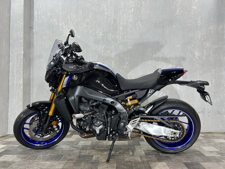 2021 Yamaha MT-09 (FZ-09), чёрный, 1057000 рублей, вид 2