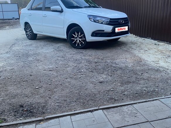 2021 Lada (ВАЗ) Granta I Рестайлинг, белый, 700000 рублей - вид 3