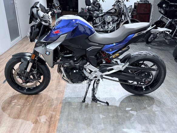 2020 BMW F 900 R, серебристый, 999000 рублей - вид 5