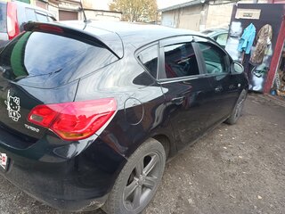 2011 Opel Astra J, чёрный, 355500 рублей, вид 4