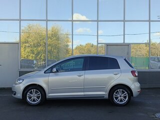 2011 Volkswagen Golf Plus II, жёлтый, 599000 рублей, вид 4