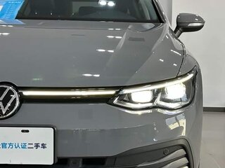 2022 Volkswagen Golf VIII, серый, 1585000 рублей, вид 5