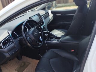 2021 Toyota Camry VIII (XV70) Рестайлинг, белый, 2000000 рублей, вид 5