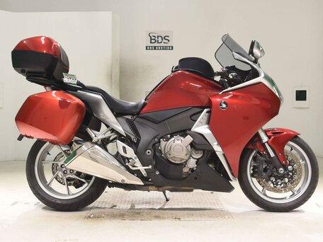 2010 Honda VFR 1200, красный, 777000 рублей, вид 2