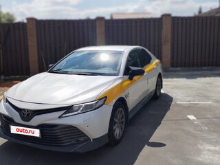 2021 Toyota Camry VIII (XV70) Рестайлинг, белый, 2000000 рублей, вид 1