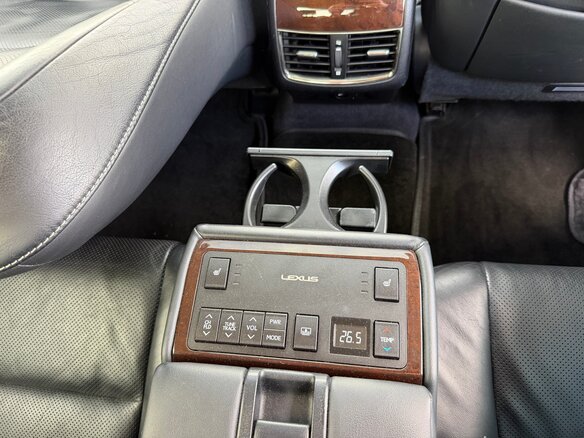 2014 Lexus ES 300h VI, белый, 2290000 рублей - вид 17