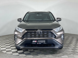 2021 Toyota RAV4 V (XA50), коричневый, 2690000 рублей, вид 2