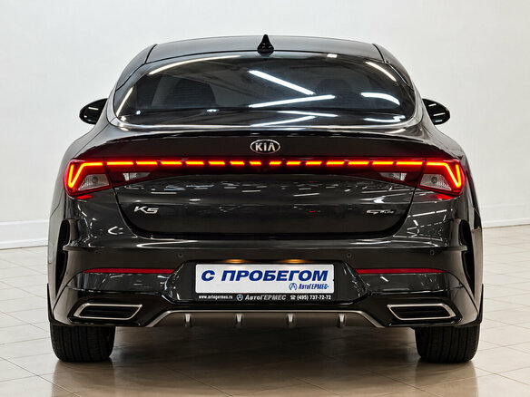 2021 Kia K5 III, серый, 3100000 рублей - вид 2