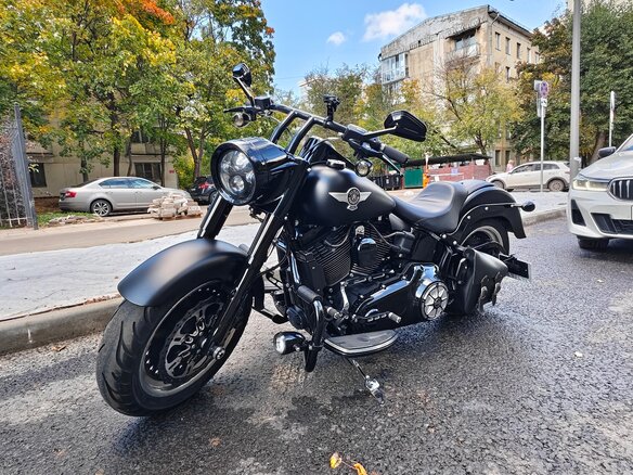 2016 Harley-Davidson Fat Boy, чёрный, 2250000 рублей - вид 2
