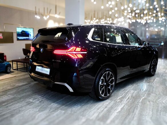 2025 BMW X3 Long 30L xDrive IV (G45/G48), чёрный, 7170000 рублей - вид 2