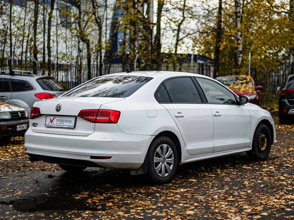 2015 Volkswagen Jetta VI Рестайлинг, белый, 590000 рублей - вид 1