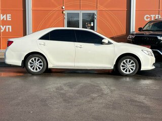 2014 Toyota Camry VII (XV50), белый, 1380000 рублей, вид 4