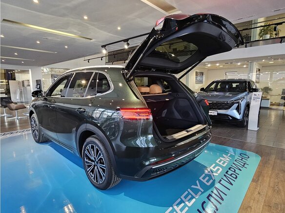 2026 Geely EX5 Гибрид EM-R, зелёный, 3829990 рублей - вид 25