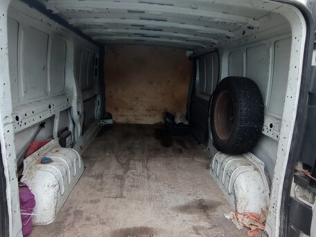 2005 Renault Trafic, белый, 550000 рублей, вид 3