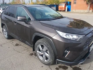 2021 Toyota RAV4 V (XA50), серый, 3480000 рублей, вид 2