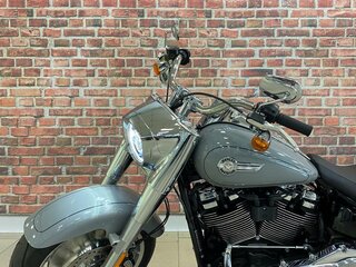 2024 Harley-Davidson Fat Boy, серый, 3500000 рублей, вид 4