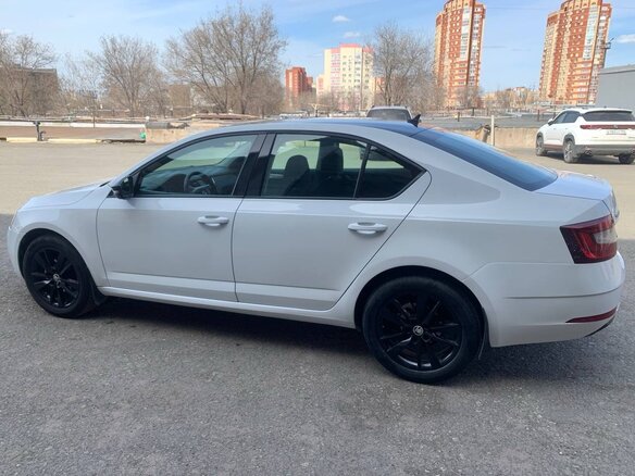 2017 Skoda Octavia III (A7), белый, 1170000 рублей - вид 16