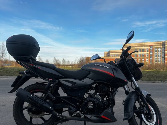 2022 Bajaj Pulsar 180, чёрный, 151000 рублей - вид 4