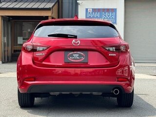 2017 Mazda Axela III Рестайлинг, красный, 980000 рублей, вид 5