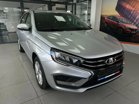 2026 Lada (ВАЗ) Vesta I Рестайлинг (NG), серебристый, 1805000 рублей - вид 1