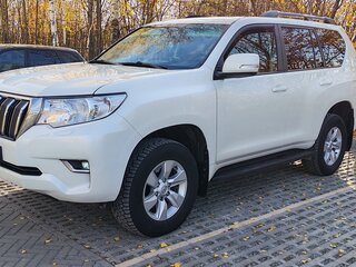 2019 Toyota Land Cruiser Prado 150 Series Рестайлинг 2, белый, 3950000 рублей, вид 2