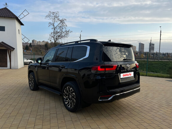 2023 Toyota Land Cruiser 300 Series, чёрный, 11150000 рублей - вид 5