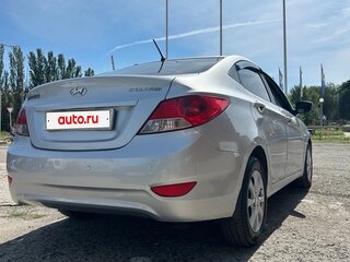 2013 Hyundai Solaris I, серебристый, 750000 рублей, вид 4