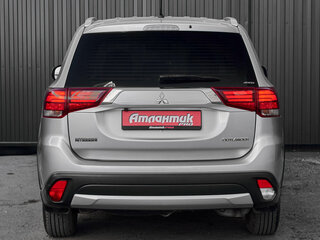 2016 Mitsubishi Outlander III Рестайлинг 2, серебристый, 1750000 рублей, вид 5
