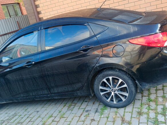 2013 Hyundai Solaris I, чёрный, 470000 рублей - вид 1