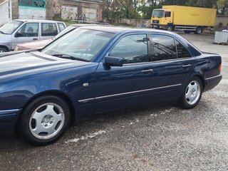 1998 Mercedes-Benz E-Класс 240 II (W210, S210), синий, 600000 рублей, вид 2
