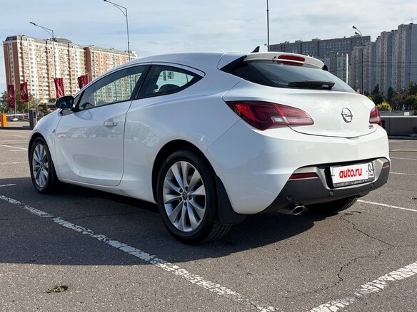 2014 Opel Astra GTC J Рестайлинг, белый - вид 4