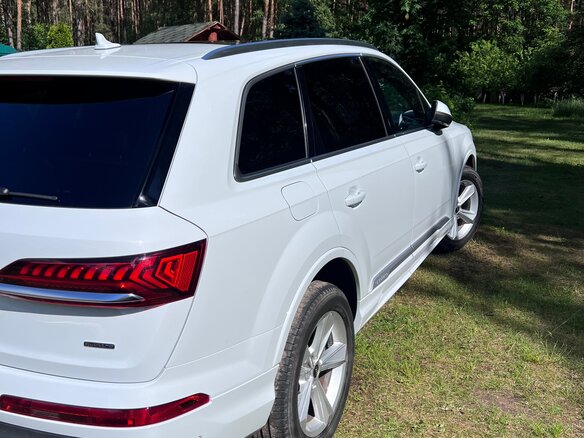 2021 Audi Q7 45 TFSI II (4M) Рестайлинг, белый, 3141000 рублей - вид 3