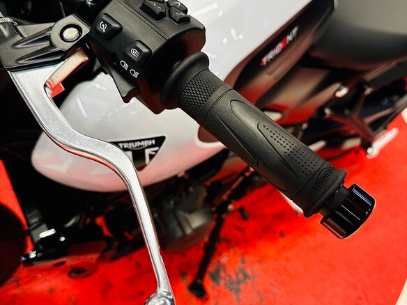 2026 Triumph Trident 660, серый, 1050000 рублей - вид 17