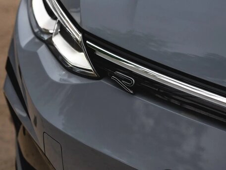 2023 Volkswagen Golf VIII, серый, 1970000 рублей, вид 3