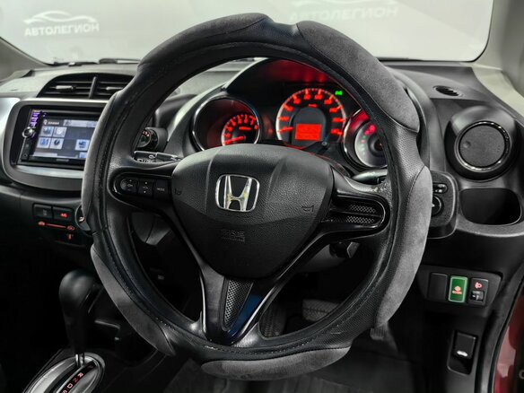 2012 Honda Fit II, красный, 885000 рублей - вид 10