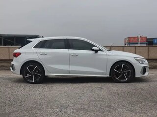 2023 Audi A3 Sportback 35 TFSI IV (8Y), белый, 1990000 рублей, вид 4