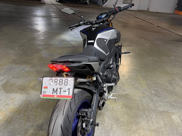 2019 Yamaha MT-09 (FZ-09), серебристый, 700000 рублей - вид 7