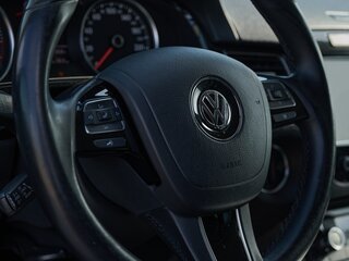 2010 Volkswagen Touareg II, серый, 1990000 рублей, вид 5