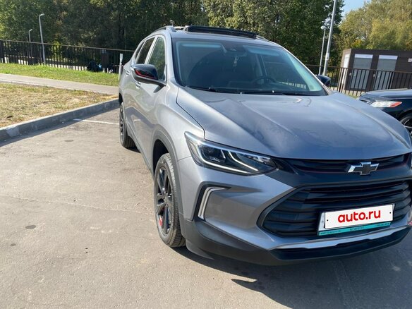2022 Chevrolet Tracker IV, серебристый