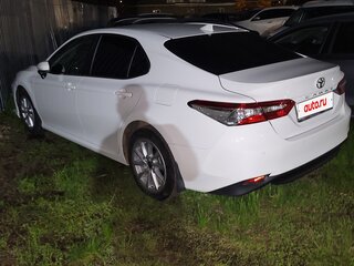 2021 Toyota Camry VIII (XV70) Рестайлинг, белый, 3250000 рублей, вид 4