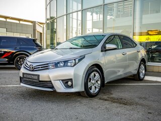 2013 Toyota Corolla XI (E160, E170, E180), серебристый, 898000 рублей, вид 3