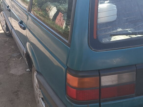 1992 Volkswagen Passat B3, зелёный - вид 1