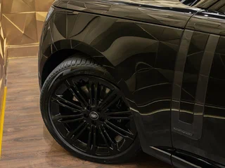 2025 Land Rover Range Rover P530 MHEV Long V, чёрный, 26500000 рублей, вид 5