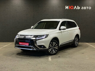 2020 Mitsubishi Outlander III Рестайлинг 3, белый, 2300000 рублей, вид 1