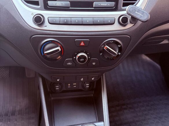 2018 Hyundai Solaris II, синий, 1070000 рублей - вид 8