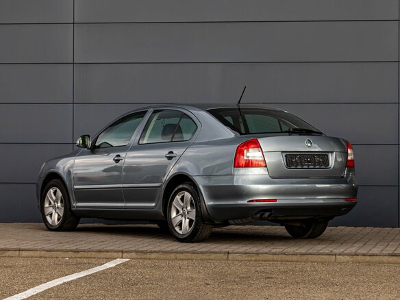 2012 Skoda Octavia II (A5) Рестайлинг, серый, 955000 рублей - вид 8