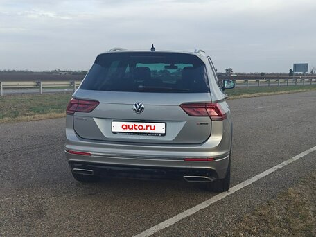 2018 Volkswagen Tiguan II, серебристый, 2950000 рублей, вид 5