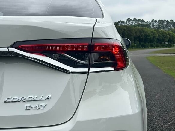 2022 Toyota Corolla Sporty XII (E210) Рестайлинг, белый, 1180000 рублей - вид 9
