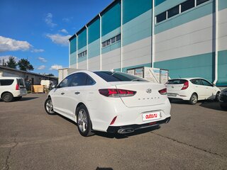 2019 Hyundai Sonata VII (LF) Рестайлинг, белый, 1999900 рублей, вид 4
